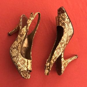 Tahari snakeskin slingbacks shoes